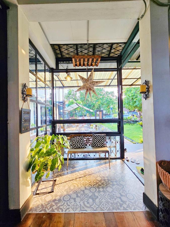 Sherloft Home & Hostel Chiang Mai Exterior photo