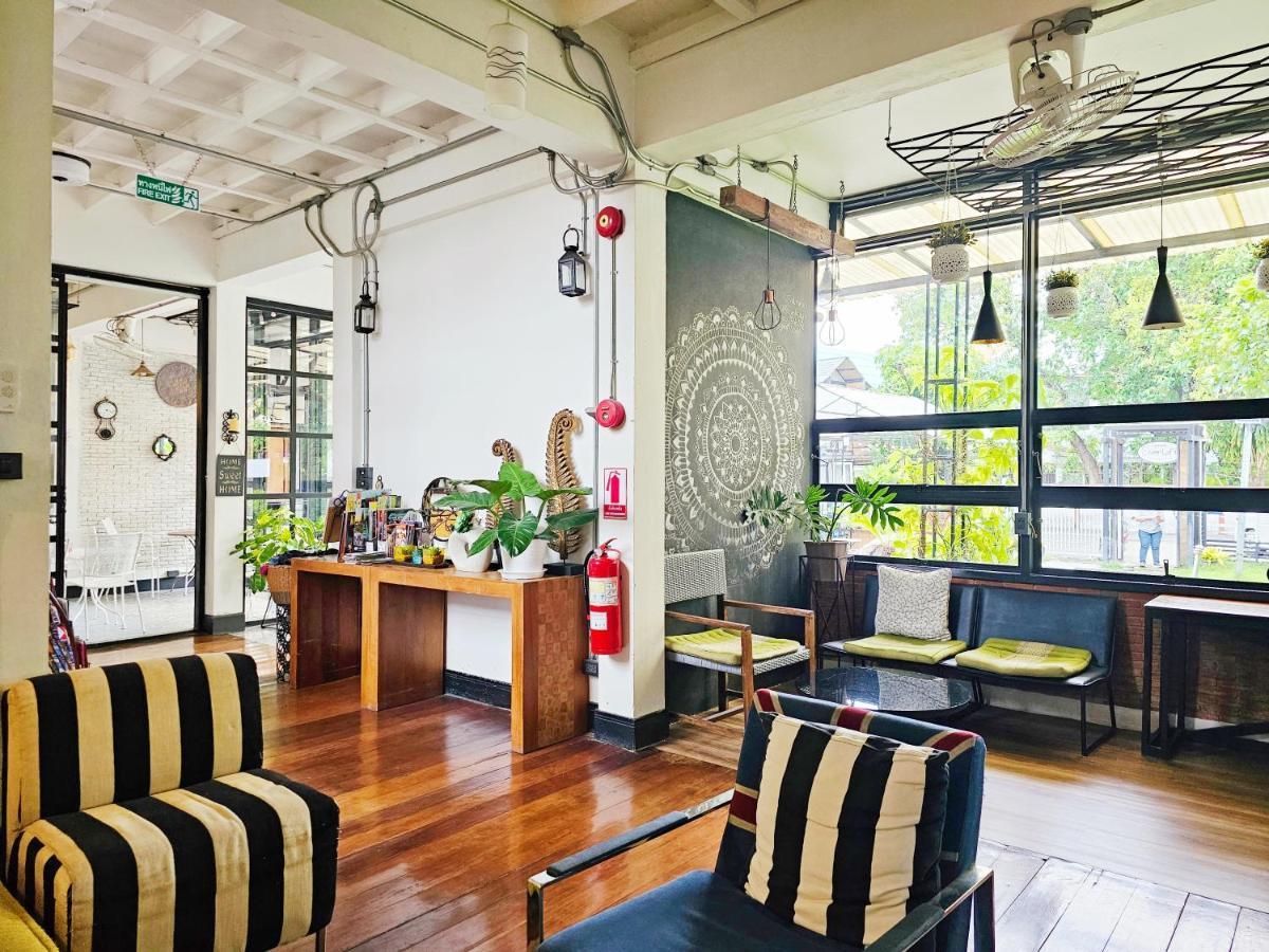 Sherloft Home & Hostel Chiang Mai Exterior photo