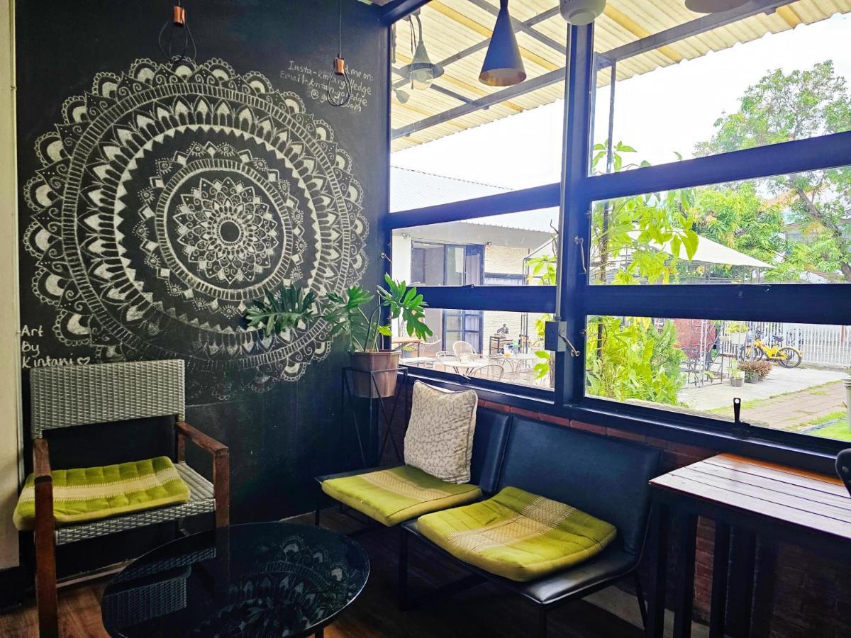 Sherloft Home & Hostel Chiang Mai Exterior photo