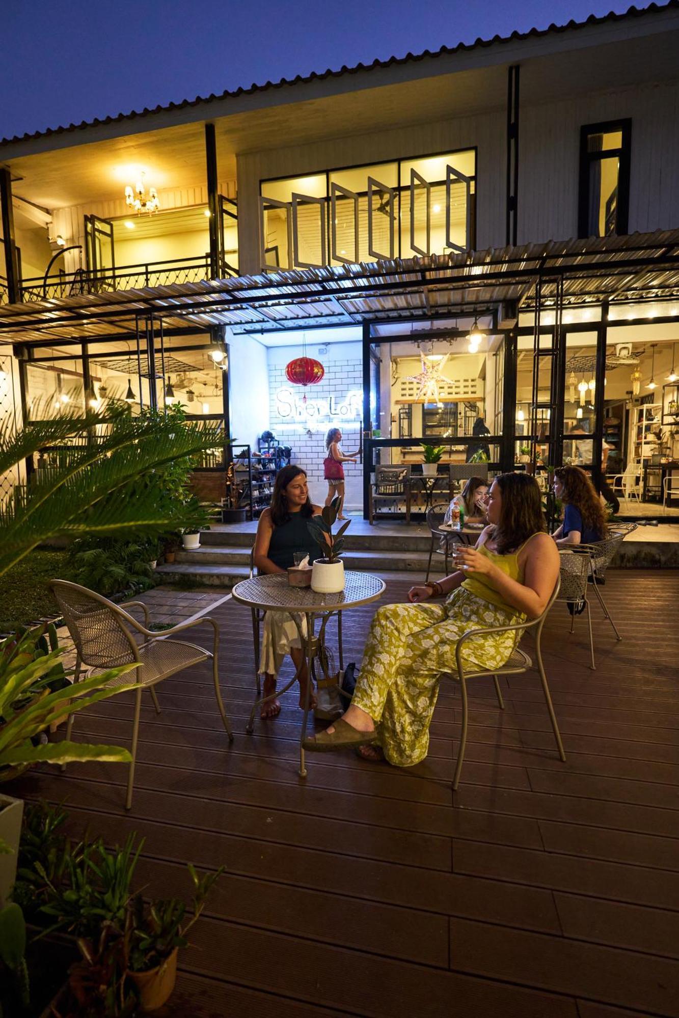 Sherloft Home & Hostel Chiang Mai Exterior photo