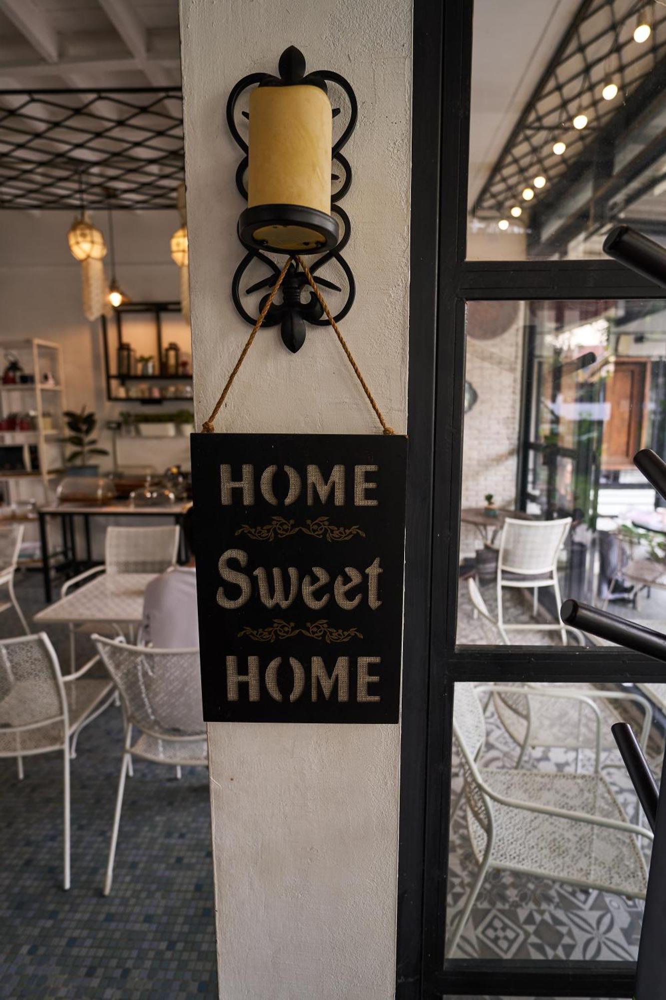 Sherloft Home & Hostel Chiang Mai Exterior photo