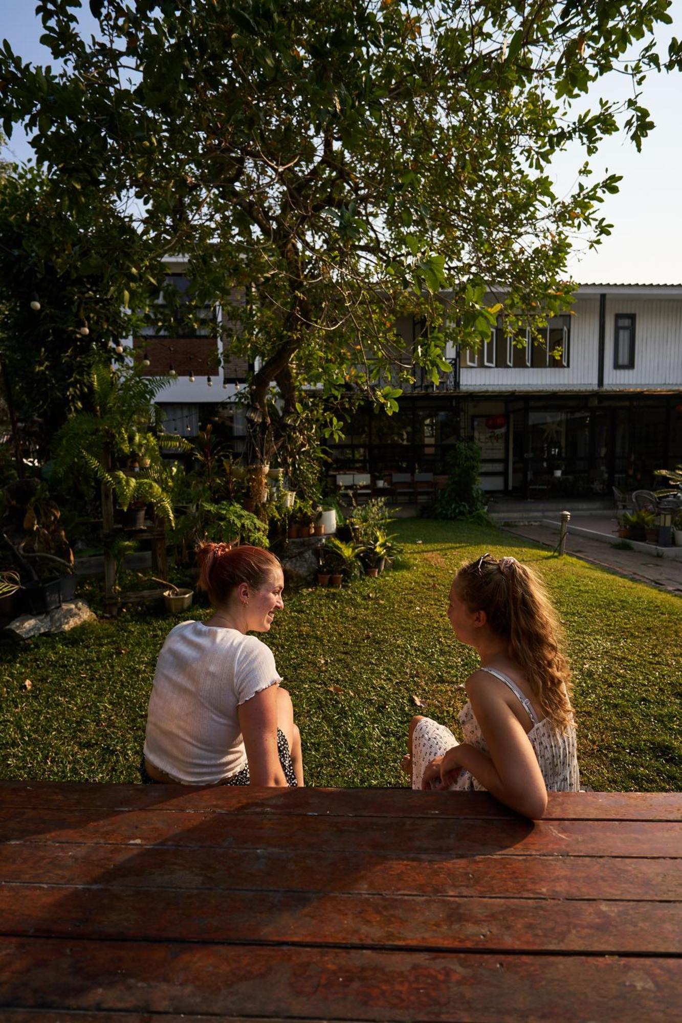 Sherloft Home & Hostel Chiang Mai Exterior photo