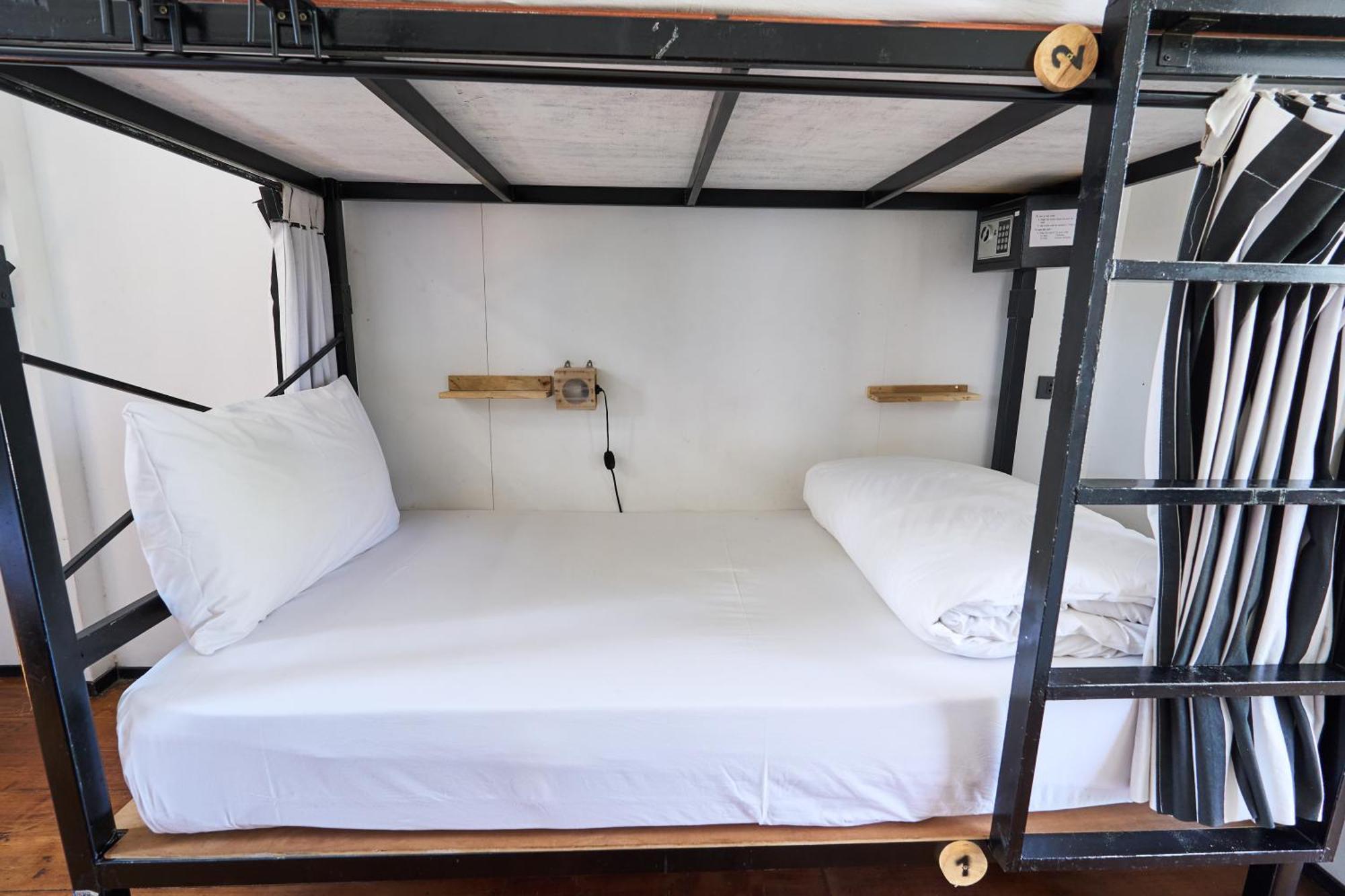 Sherloft Home & Hostel Chiang Mai Exterior photo