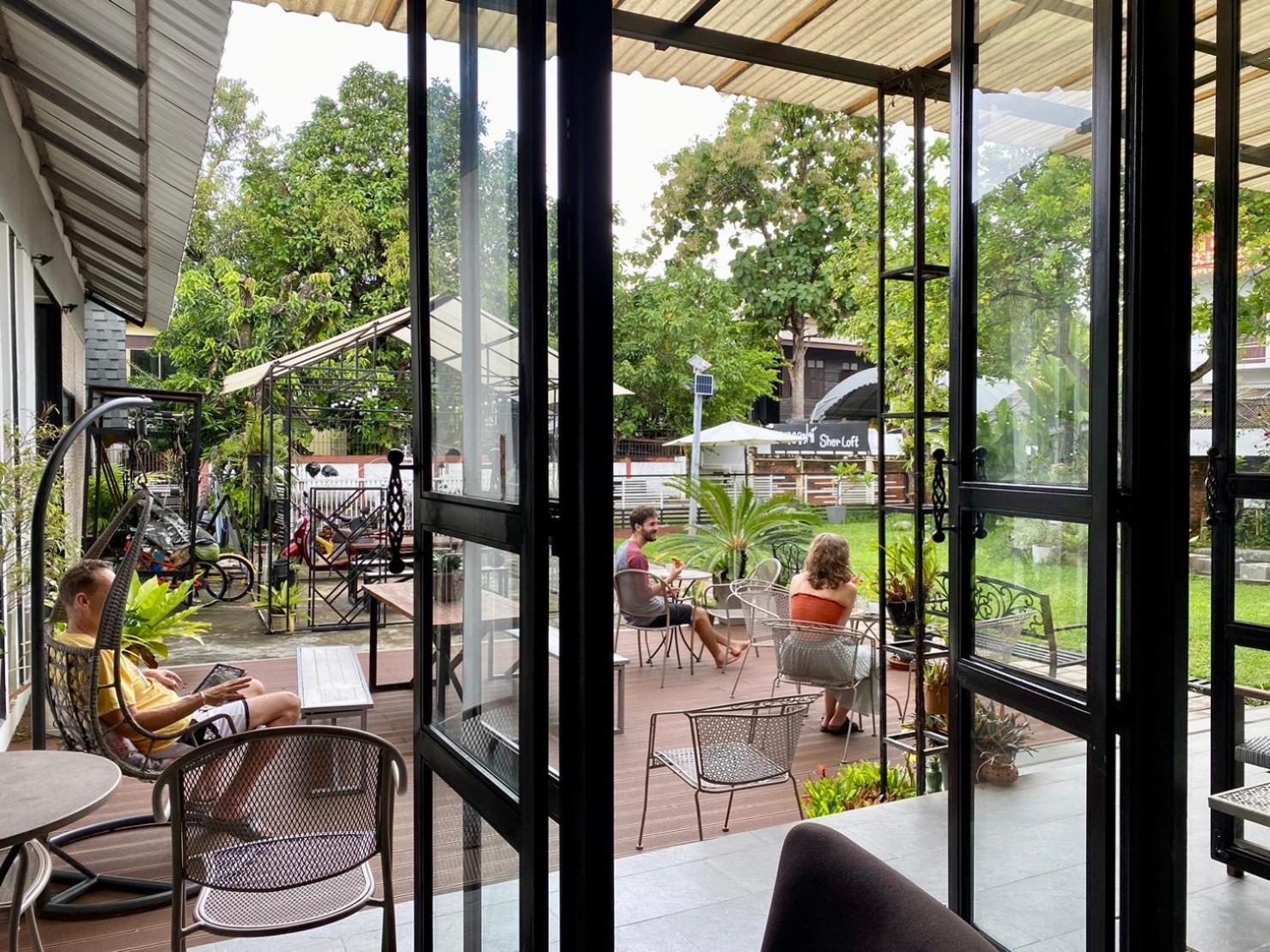 Sherloft Home & Hostel Chiang Mai Exterior photo