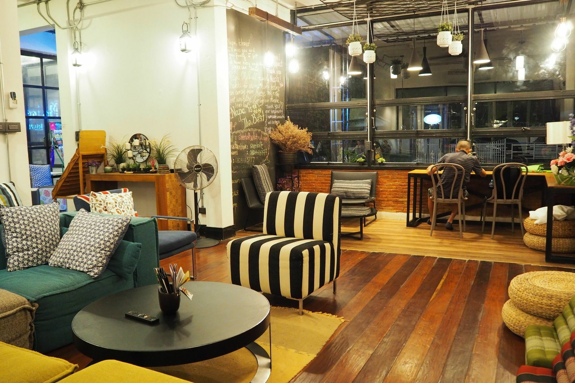 Sherloft Home & Hostel Chiang Mai Exterior photo