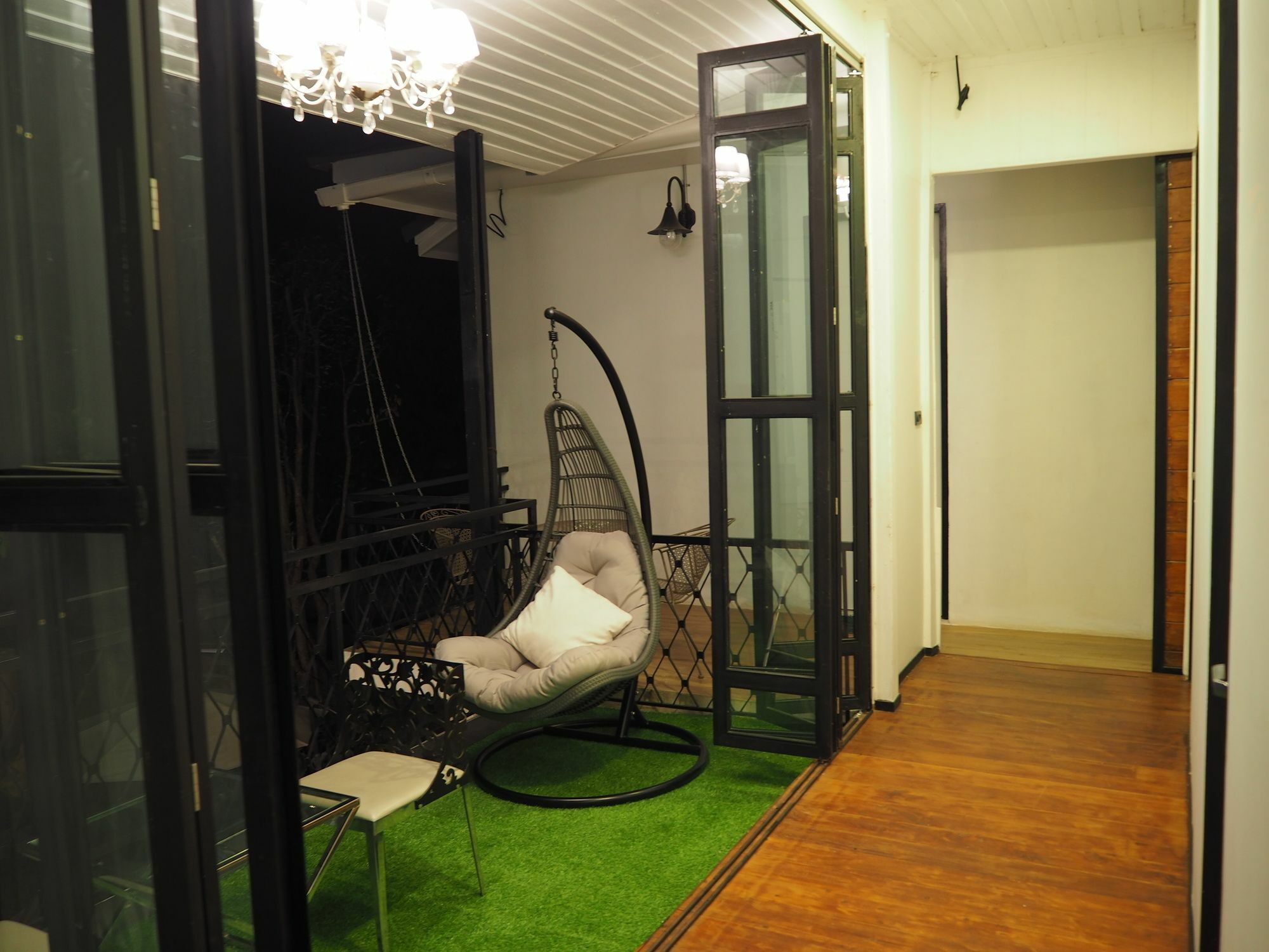 Sherloft Home & Hostel Chiang Mai Exterior photo