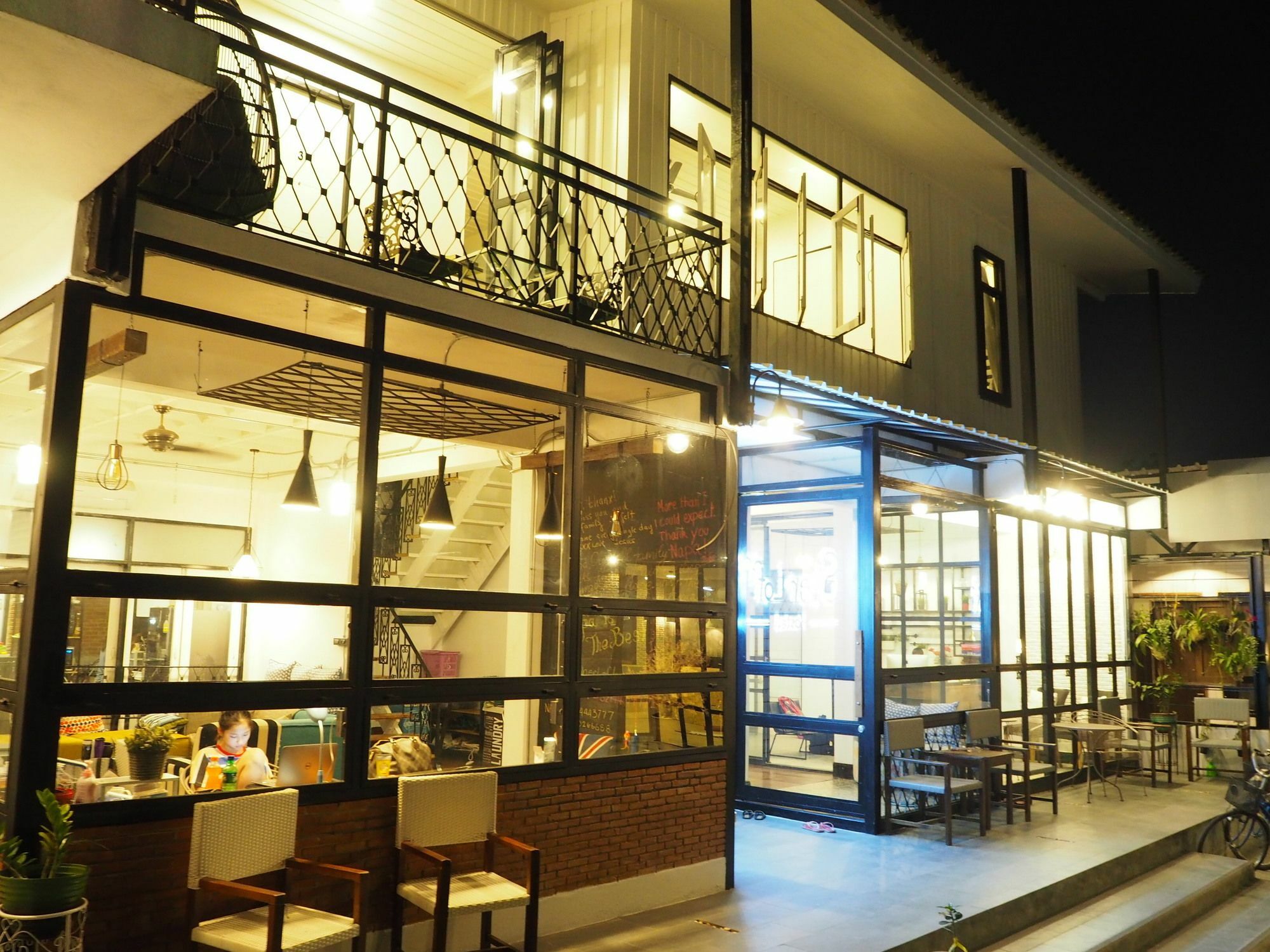 Sherloft Home & Hostel Chiang Mai Exterior photo