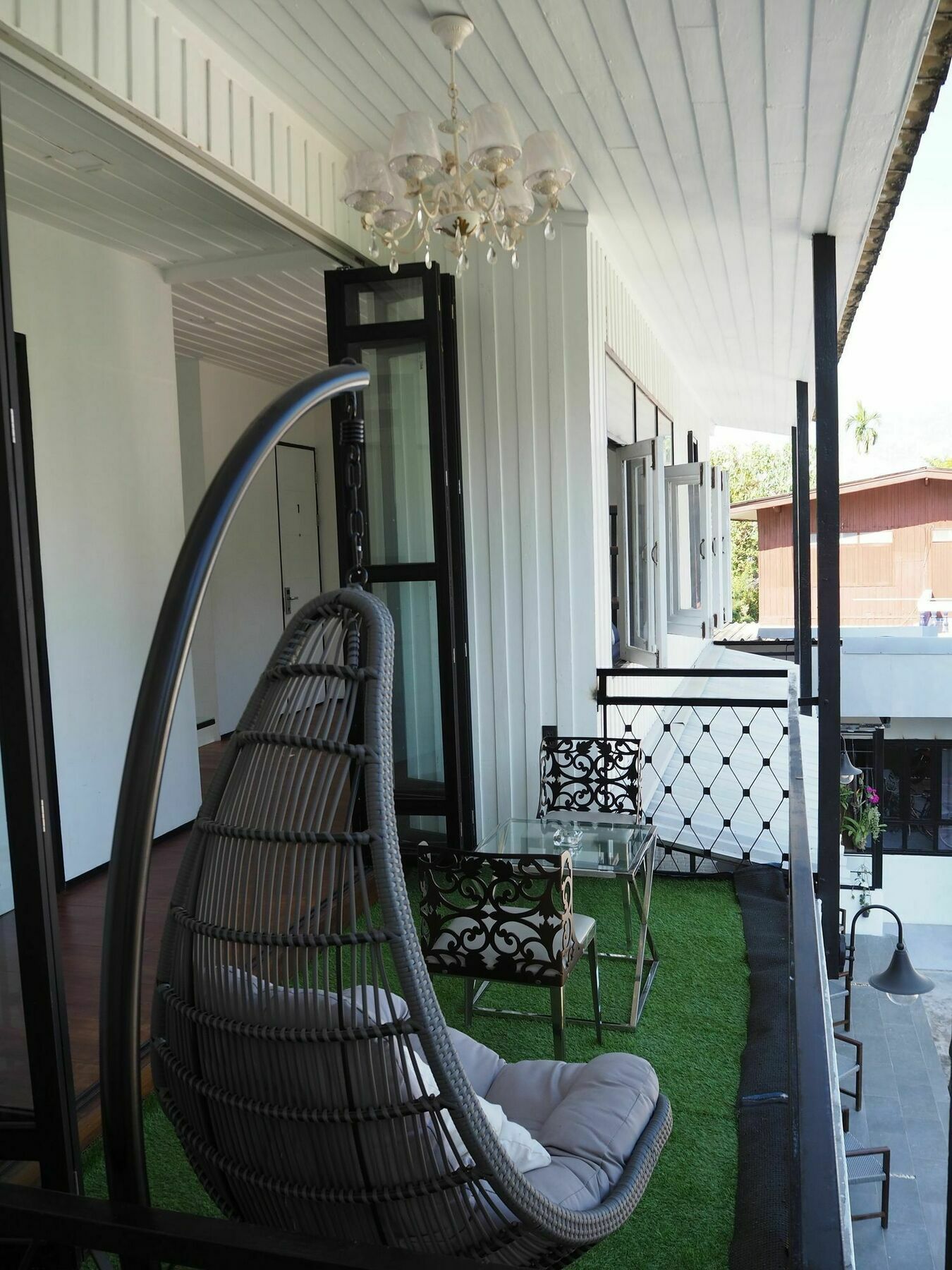 Sherloft Home & Hostel Chiang Mai Exterior photo